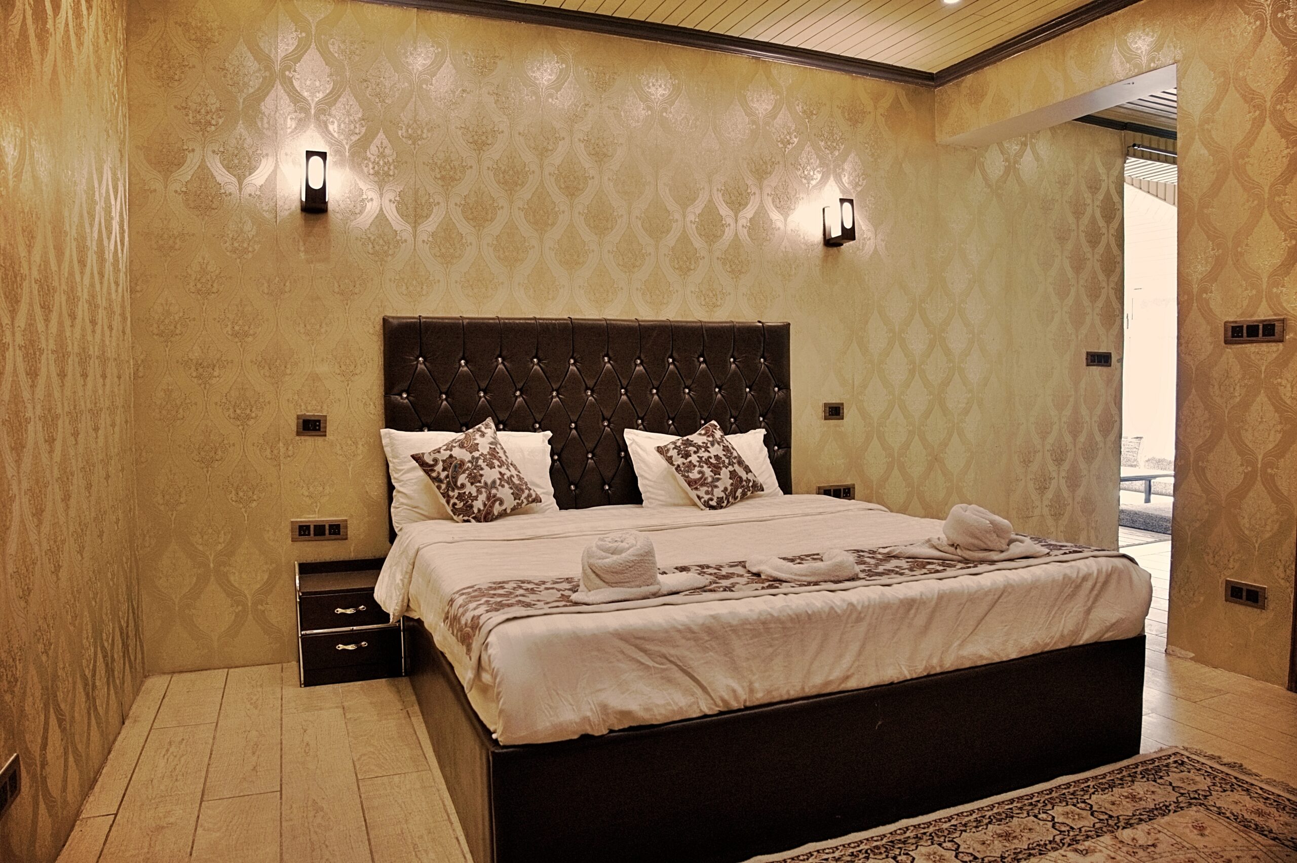 Sup-Deluxe Room 202 7 ROOM NO 202 BEDROOM 5 scaled 1