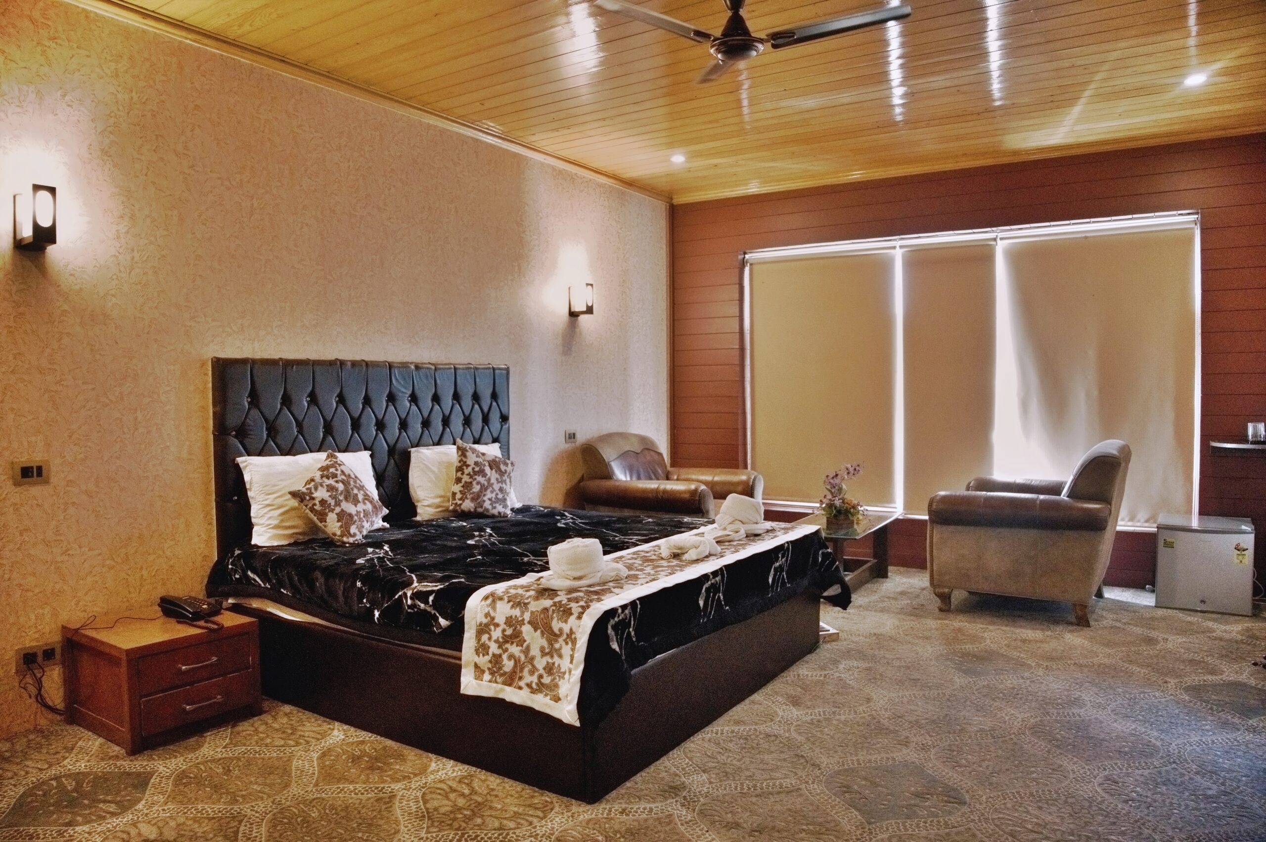 Luxury Room 303 1 Luxury Room In Kashmir Room No.303