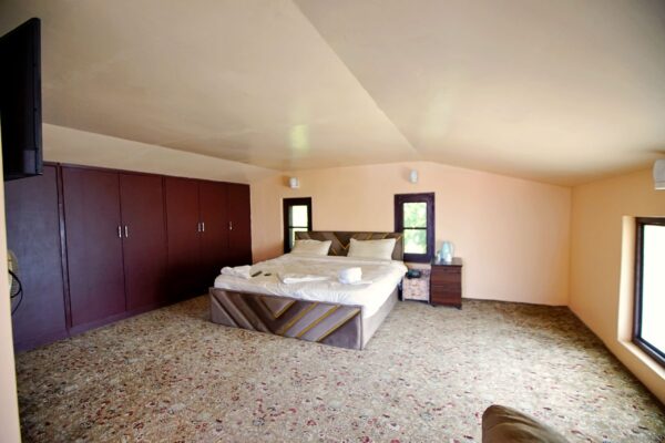 Family Room 404
